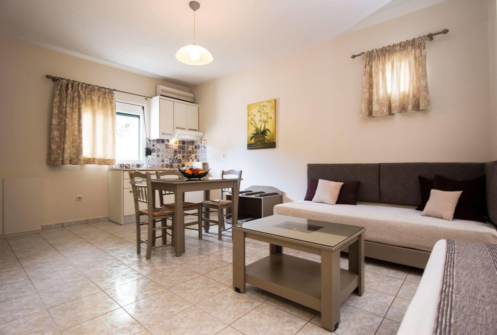 Dina Apartments Razata Экстерьер фото
