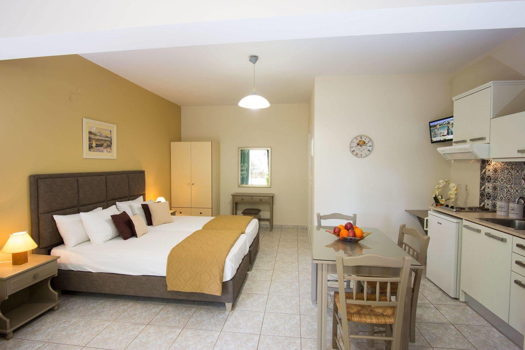 Dina Apartments Razata Экстерьер фото